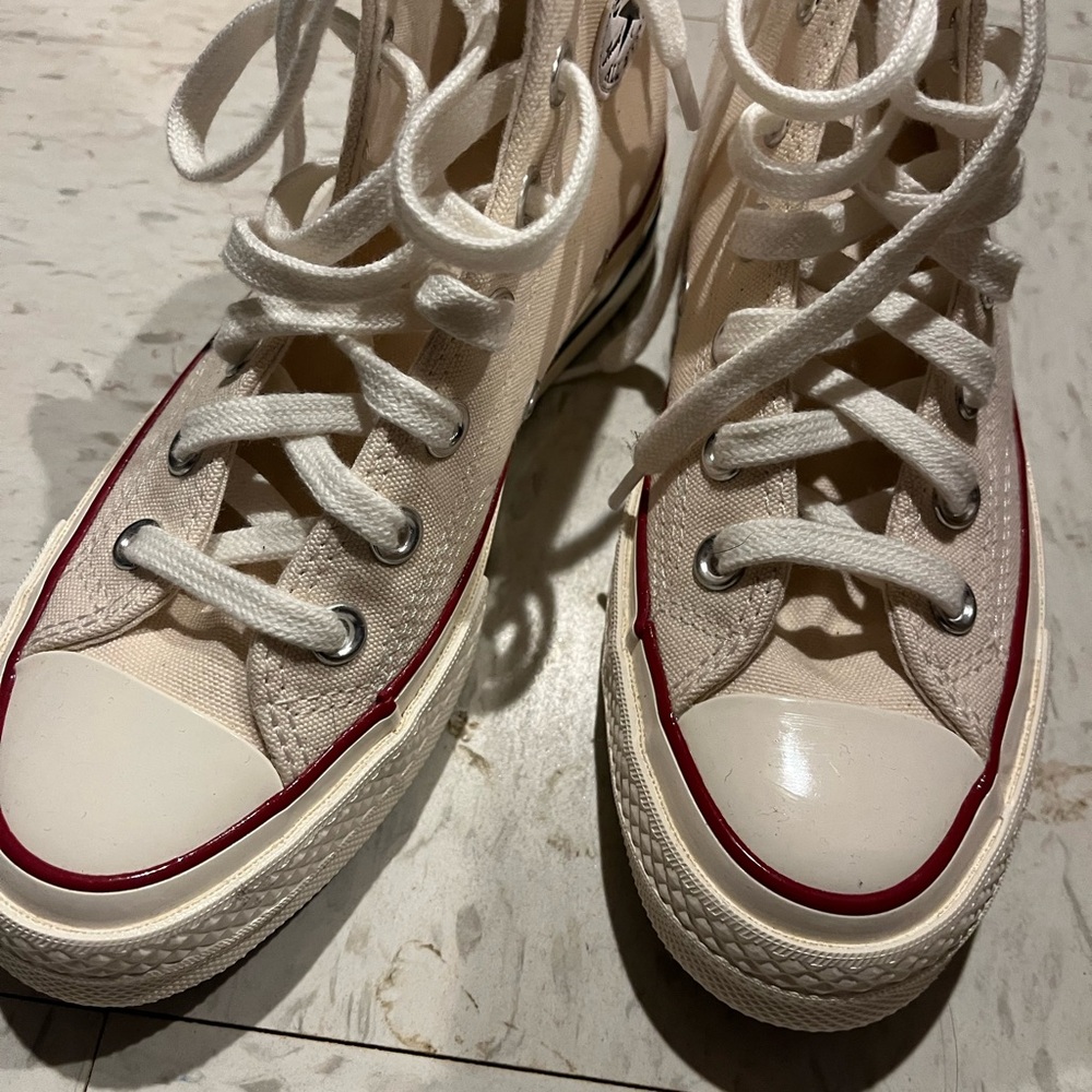High-Top Sneakers - Cream & Red